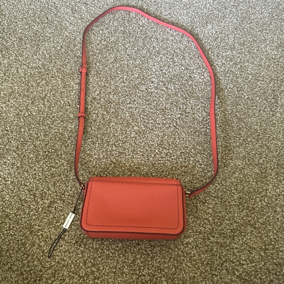 Marc Jacobs pink cross body bag with gold hardware new with tags - Picture 3 of 5